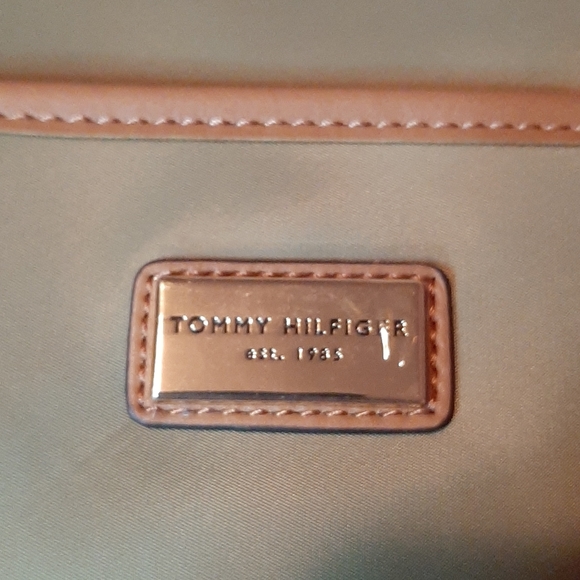 Tommy Hilfiger green crossbody - Picture 7 of 7